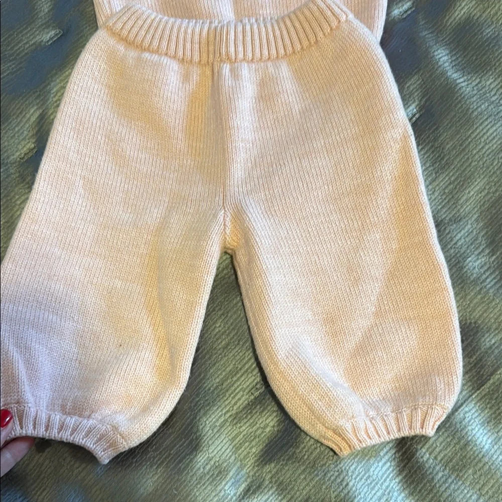 Adorable Pink Knit wood Baby Outfit - Picture 4 of 4